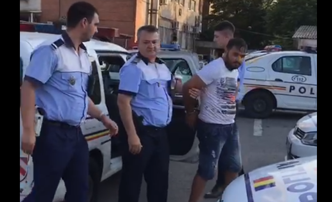 Un bărbat urmărit de poliţişti în Capitală s-a aruncat în râul Dâmboviţa