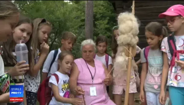 21 de pensionari din Sibiu au ajuns ghinzi în cel mai mare muzeu în aer liber din Europa