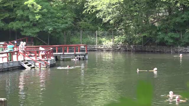 Turiștii, atrași de Sovata. Caută lacurile cu apă sărată, linişte şi aer curat