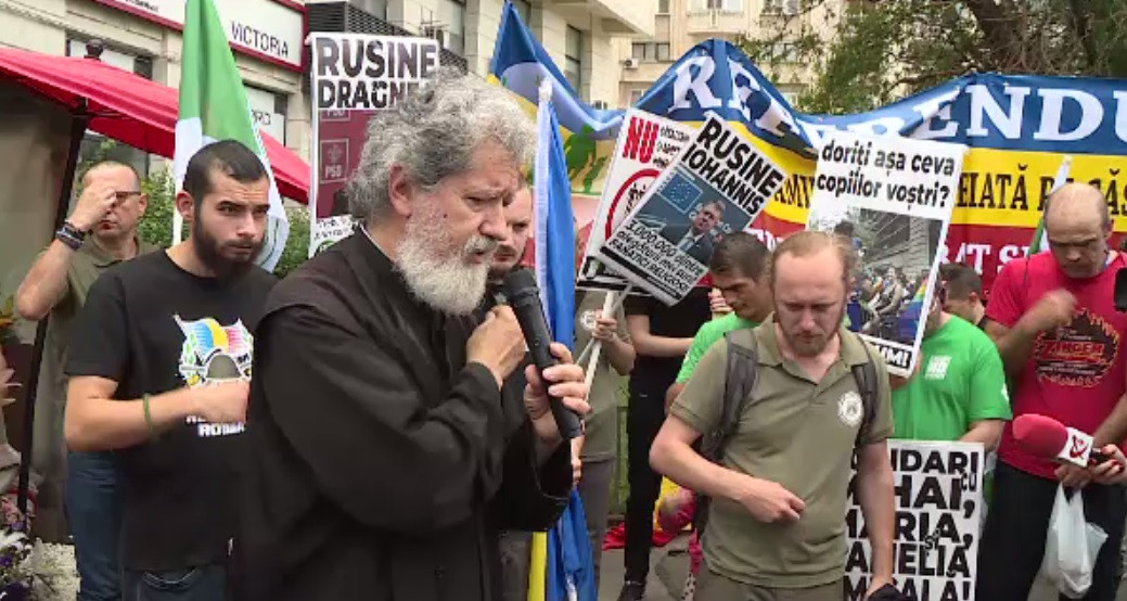 100 de persoane la Marșul Normalității. ”Căsătoriile dintre persoane de acelaşi sex să nu fie legale”