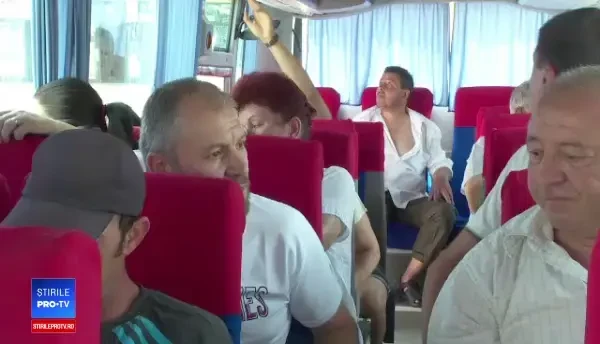 Simpatizanți PSD, întrebați cu ce s-au pregătit pentru miting: Ouă, ha ha, prezervative