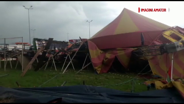 Cort de circ dărâmat de furtună, la Drobeta Turnu Severin. Județele afectate de ploi și vijelii