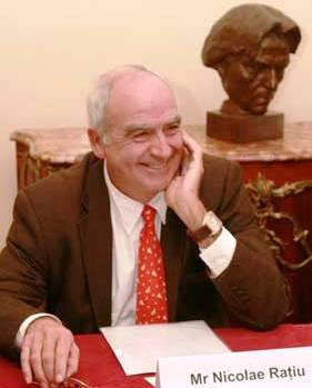 Fiul lui Ion Rațiu îl critică pe președintele PNȚCD: ”Nu e cu nimic mai bun decât liderii PSD şi ALDE”