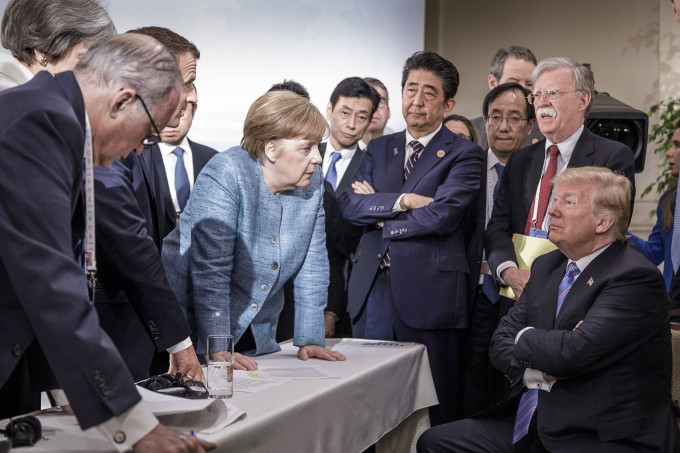 O fotografie cu Merkel și Trump de la summit-ul G7 a ajuns virală pe rețelele de socializare