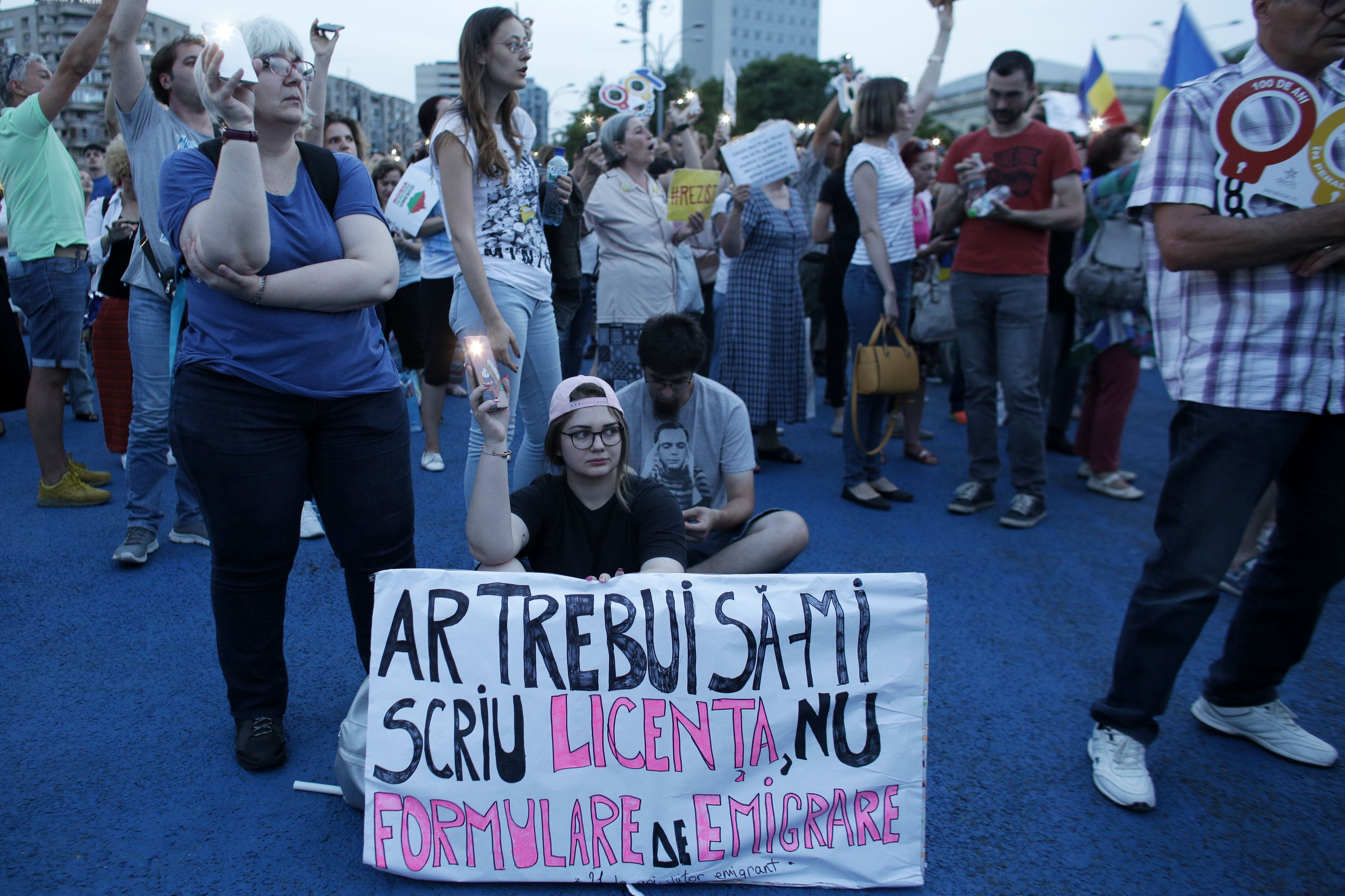 Apel la proteste pe Facebook: ”20 iunie, hai în stradă! Vor suspendarea Președintelui!"