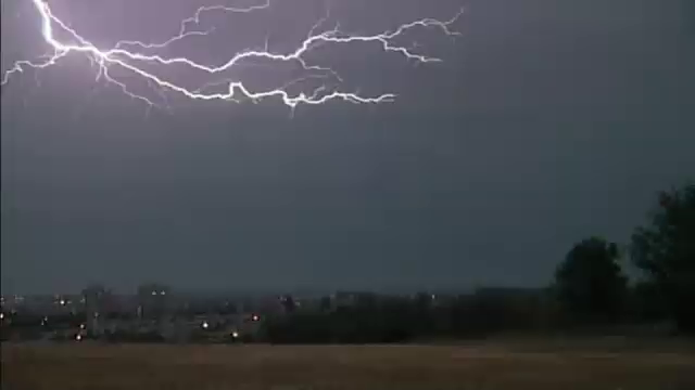 Cehia, lovită de furtuni violente. Două persoane au murit după ce au fost luate de viituri