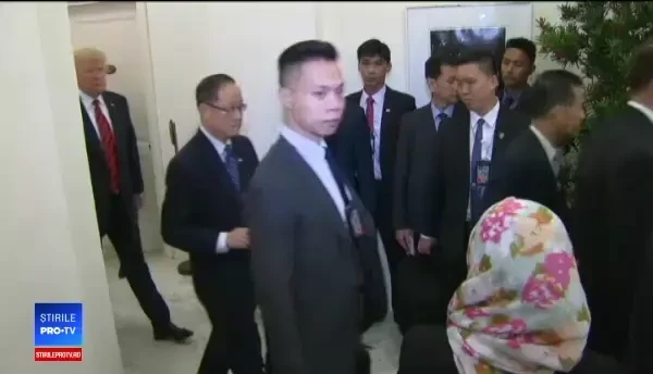 Donald Trump și Kim Jong-un s-au întâlnit cu premierul din Singapore înaintea summitului