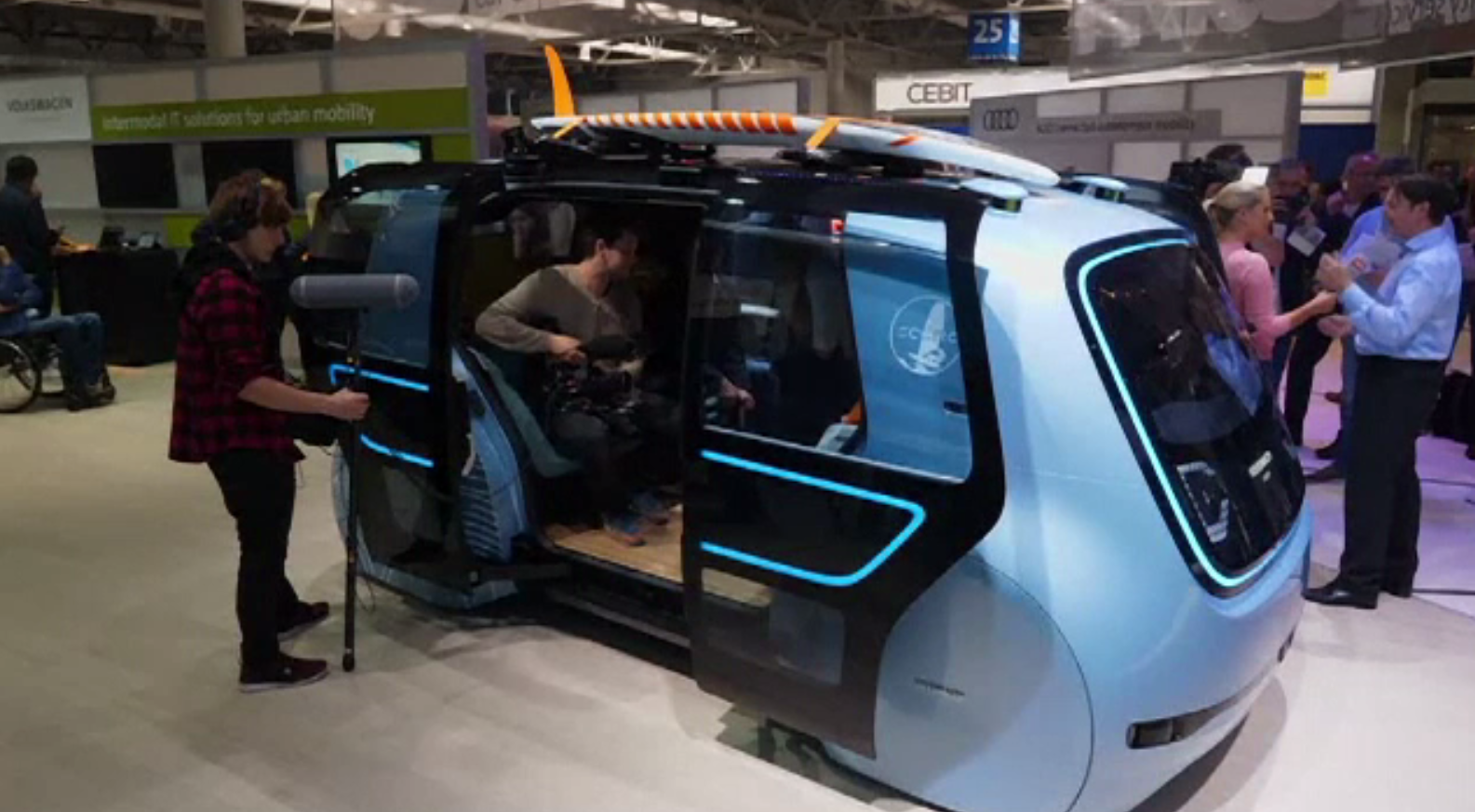 Taxele sau locurile de parcare vor fi plătite în viitor de mașinile inteligente