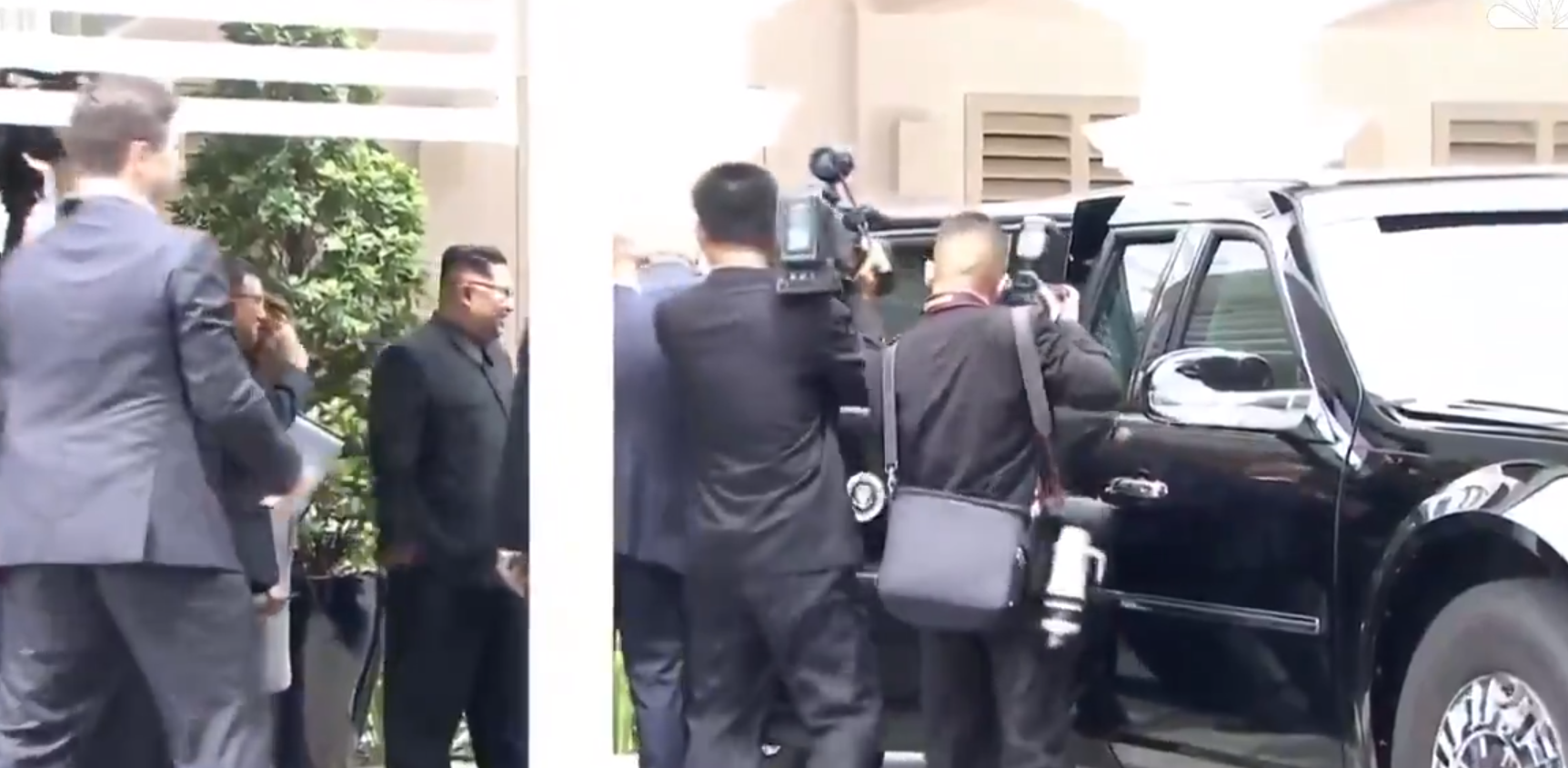 Trump i-a arătat lui Kim interiorul ”Bestiei”, limuzina preşedinţilor americani