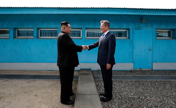 KIM JONG UN ŞI MOON JAE-IN