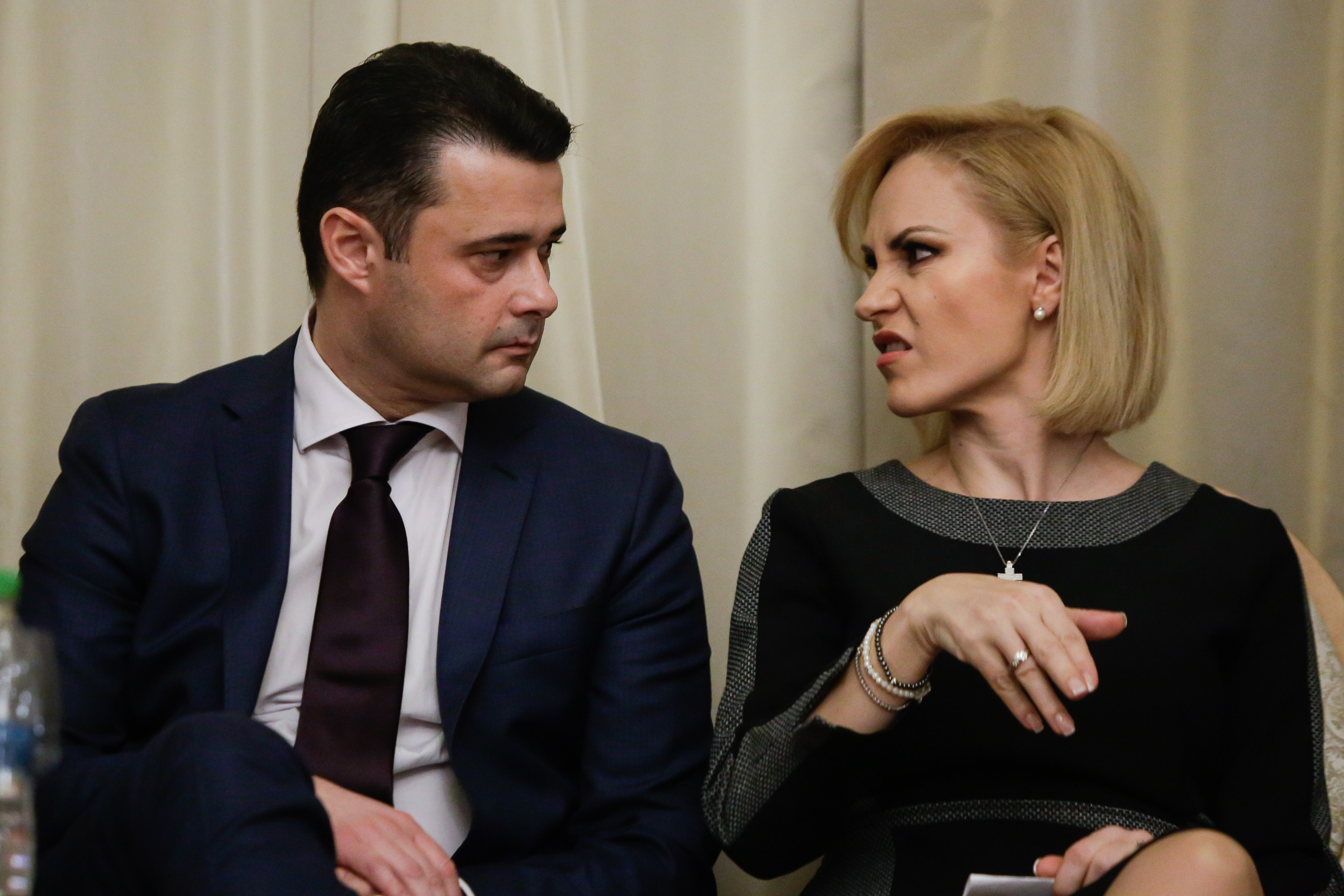Primul mesaj postat de Gabriela Firea după ce și-a redeschis pagina de Facebook