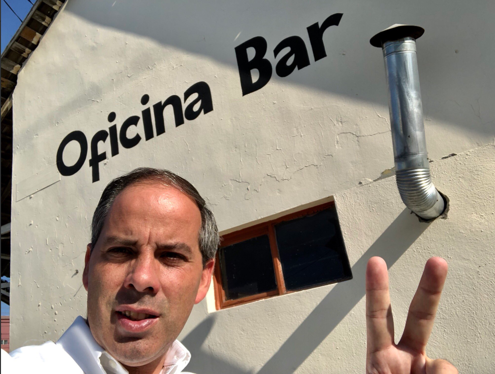 Politician împușcat în timpul campaniei electorale, în timp ce făcea un selfie cu un susținător