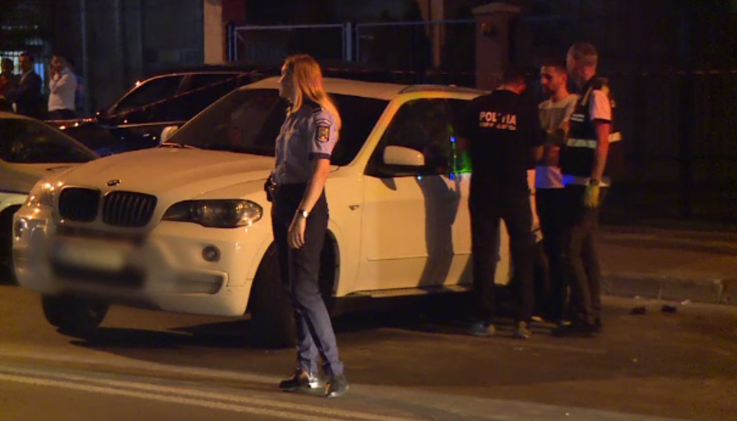 ”S-au oprit intrând unii în alţii”. Scene de film pe o stradă din Capitală