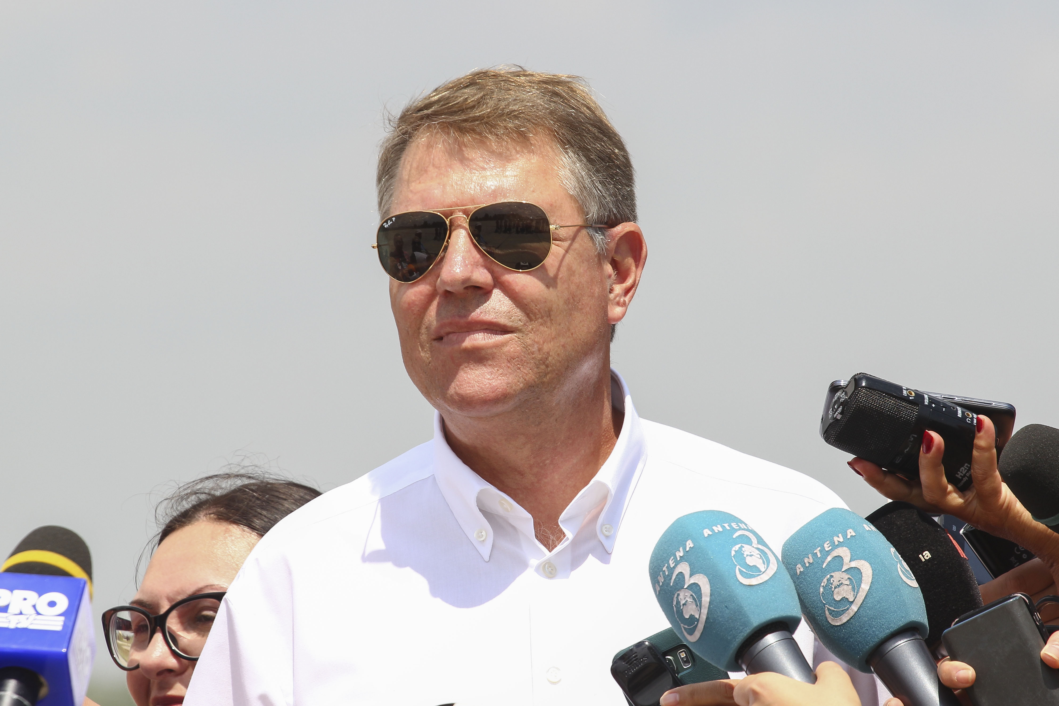 Iohannis a reclamat la CCR Codul administrativ, prin care primarii primesc pensii speciale