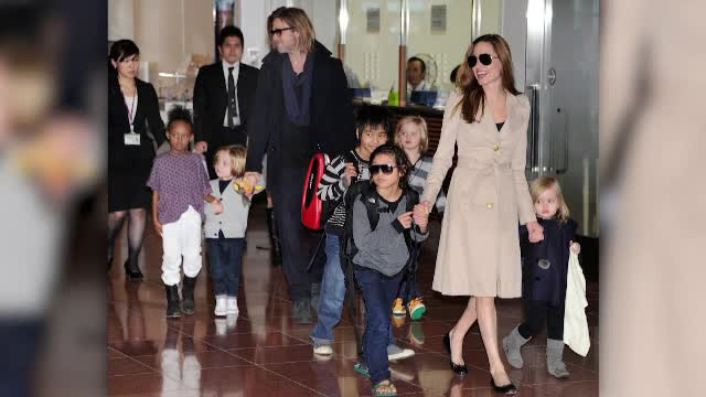 Angelina Jolie, somată de instanță să-l lase pe Brad Pitt să stea mai mult cu copiii