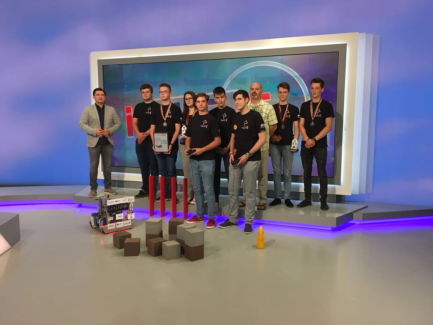 Watt's App, echipa elevilor de la Colegiul ”Dinicu Golescu”, a venit cu un robot la iLikeIT