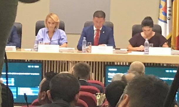 Gabriela Firea, în „silenzio stampa” după incidentul de pe stadion. Protest la Primărie