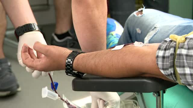Statul nu are soluţii pentru criza de sânge din spitale. Nici 2% din români nu donează