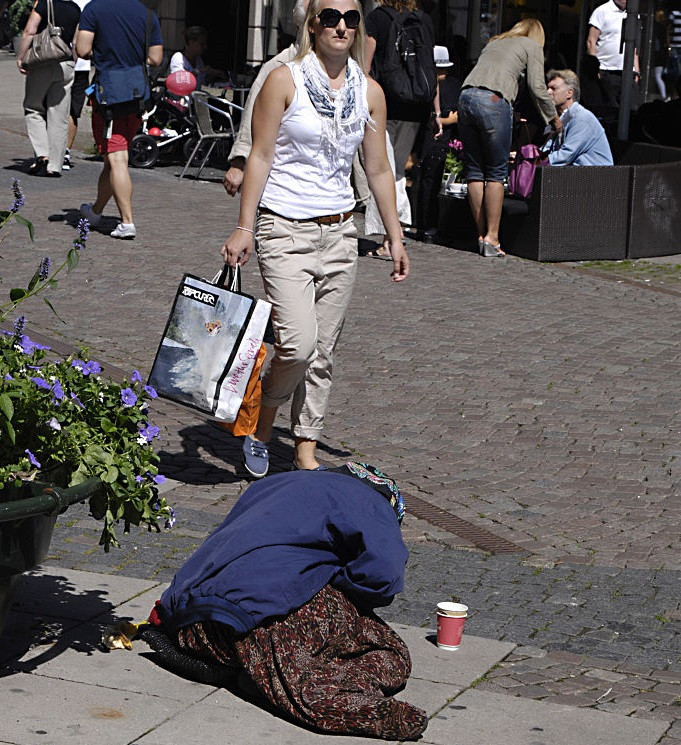 Un oraş din Suedia introduce permise de cerşetorie din cauza românilor şi bulgarilor