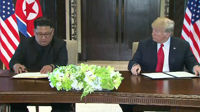 Donald Trump, taxat pentru complimentele făcute lui Kim Jong-un