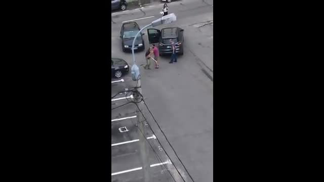 Un piteştean a devastat o parcare, folosind un semn de circulaţie. Ce a pățit