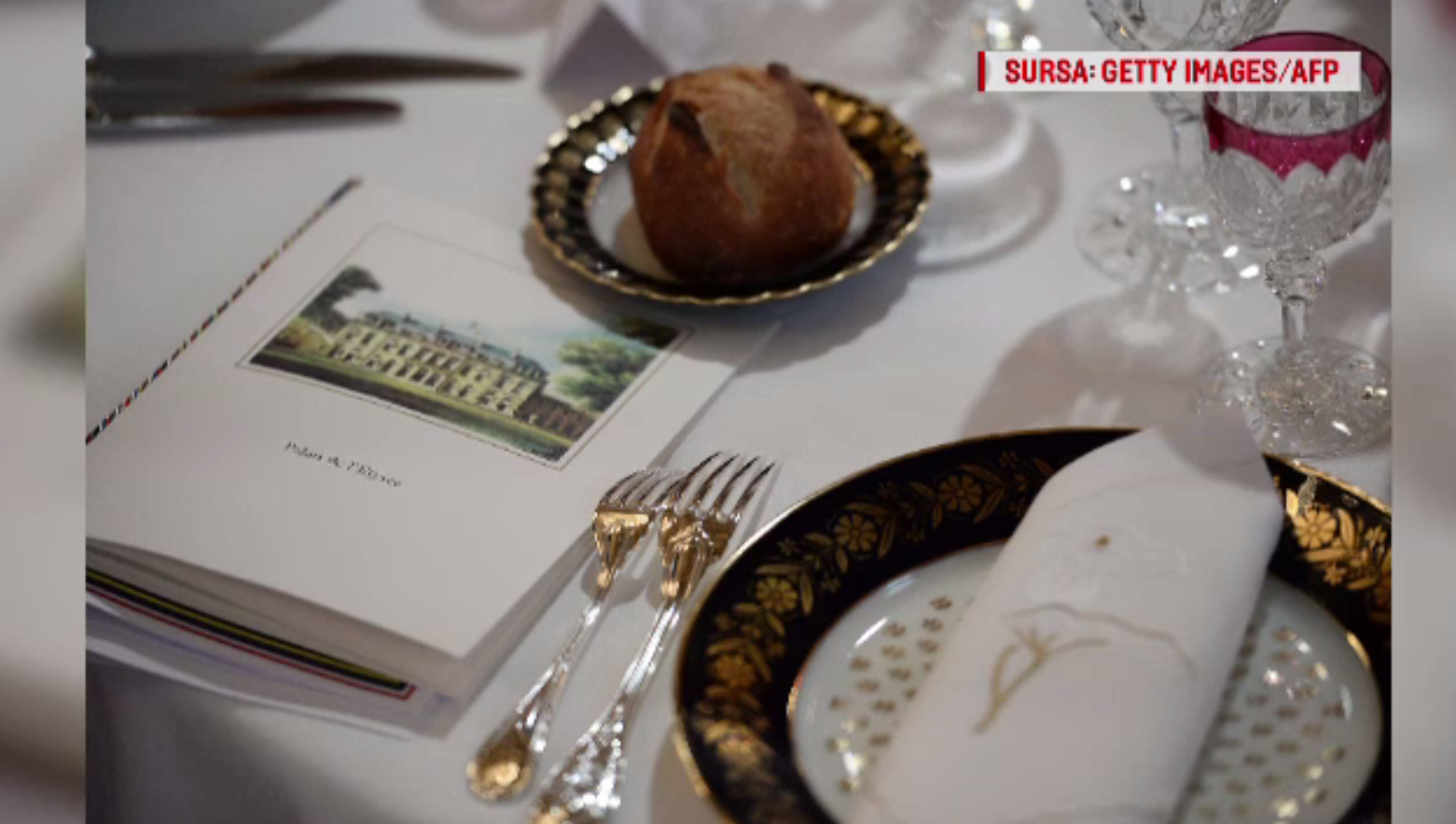 Suma uriașă pe care Macron a dat-o pe farfuriile de porțelan de la Palatul Elysee