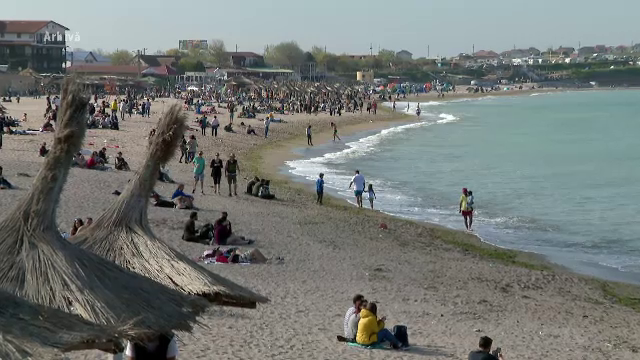 Cadavrul unei femei a fost adus de valuri pe o plajă din Mangalia