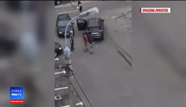 Ce a păţit bărbatul care a distrus mașina unui vecin cu un semn de circulație