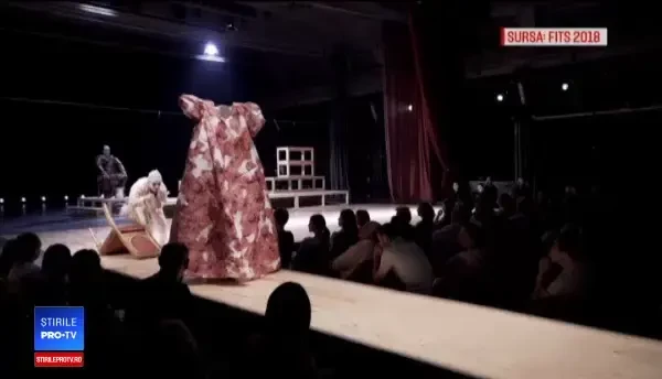 Cea mai nouă piesă a regizorului Silviu Purcărete, jucată la Festivalul de Teatru de la Sibiu