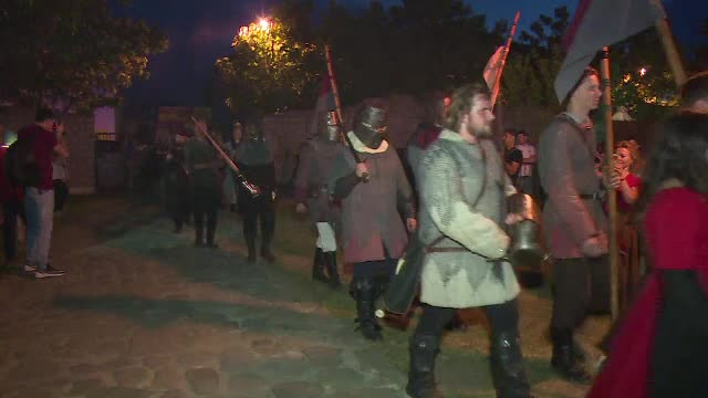 Festival Medieval, la Târgovişte. Cavaleri, domniţe şi meşteşugari