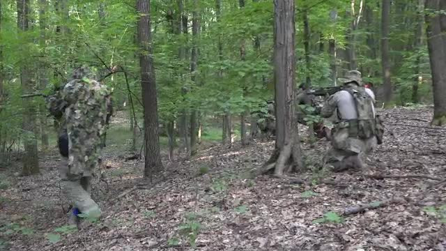 Bătălie între pasionaţii de airsoft din întreaga lume, lângă Botoşani