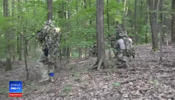 Bătălie între pasionaţii de airsoft din întreaga lume, lângă Botoşani