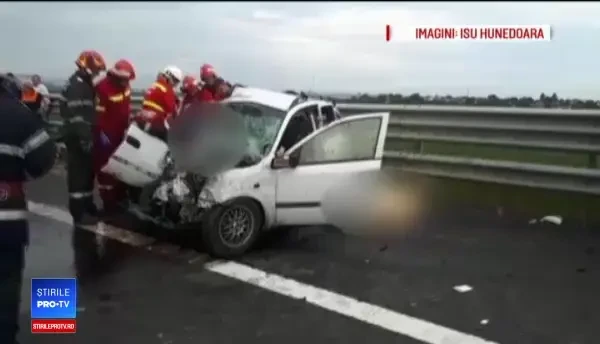 Accident cu 4 morți. Șoferul ar fi ratat ieșirea de pe autostradă și a ajuns pe contrasens