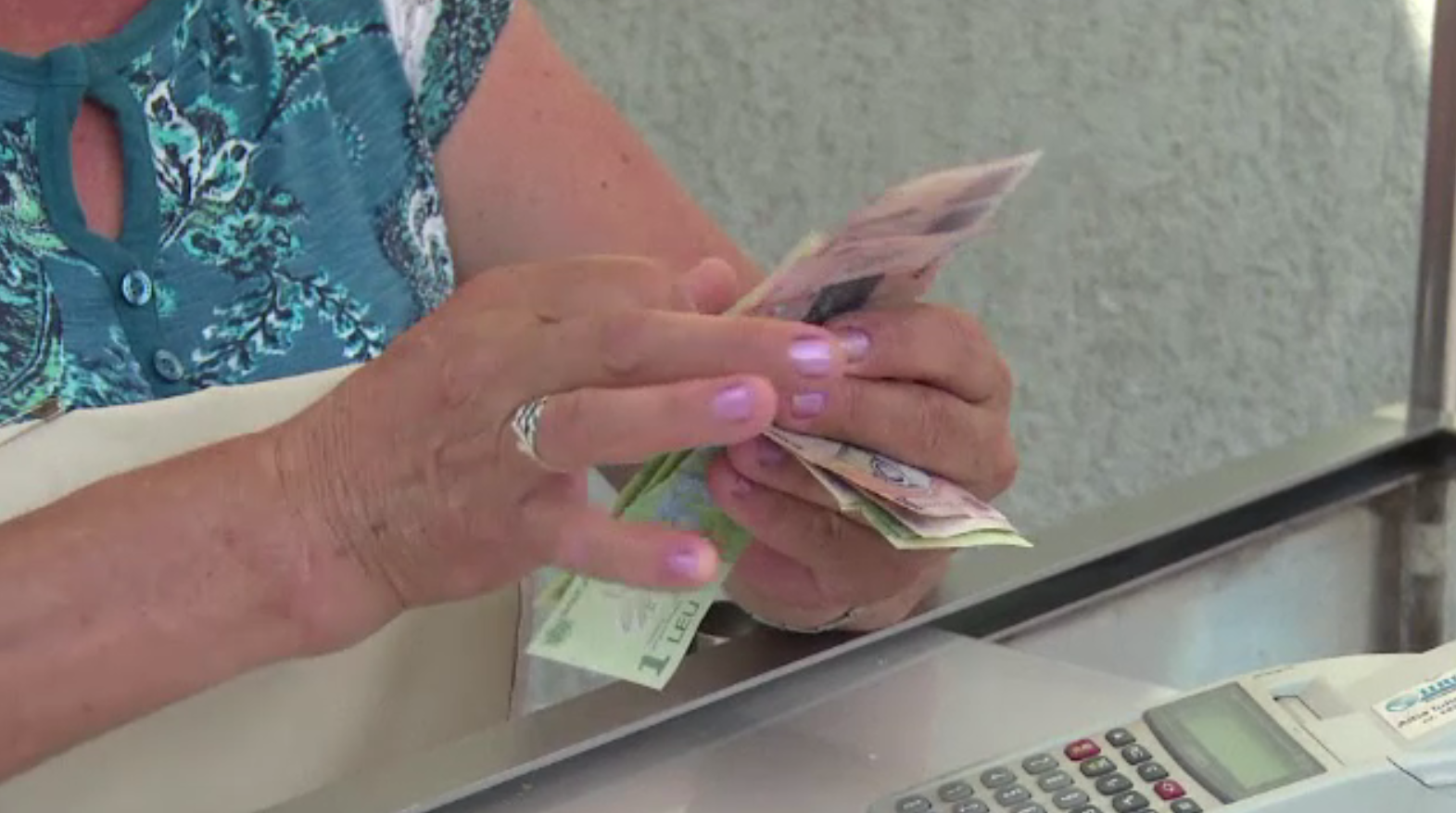 Românii, pe ultimele locuri în Europa privind plata cu cardul: ”Banii din cont nu îi vezi”