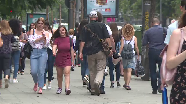 Mai puține credite pentru vacanță. Cu cât au crescut ratele românilor cu împrumuturi