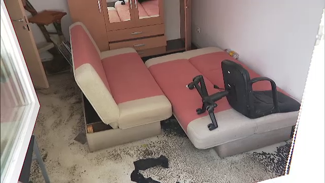 Apartamente noi din Capitală, inundate după ploaia de duminică. Pe cine dă vina dezvoltatorul