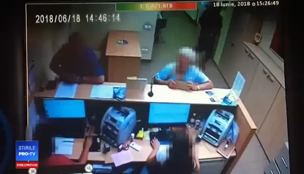 Jaf armat la o bancă din Cluj Napoca. Suma pe care a reușit să o sustragă suspectul