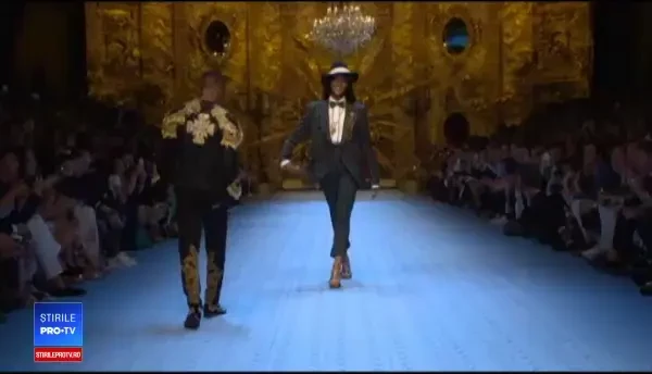 Săptămâna modei de la Milano. Naomi Campbell și Monica Belluci au îmbrăcat ținute masculine