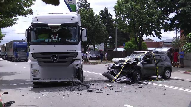 Un bărbat de 67 de ani, rănit grav într-un accident în lanț, pe un bulevard din Târgoviște
