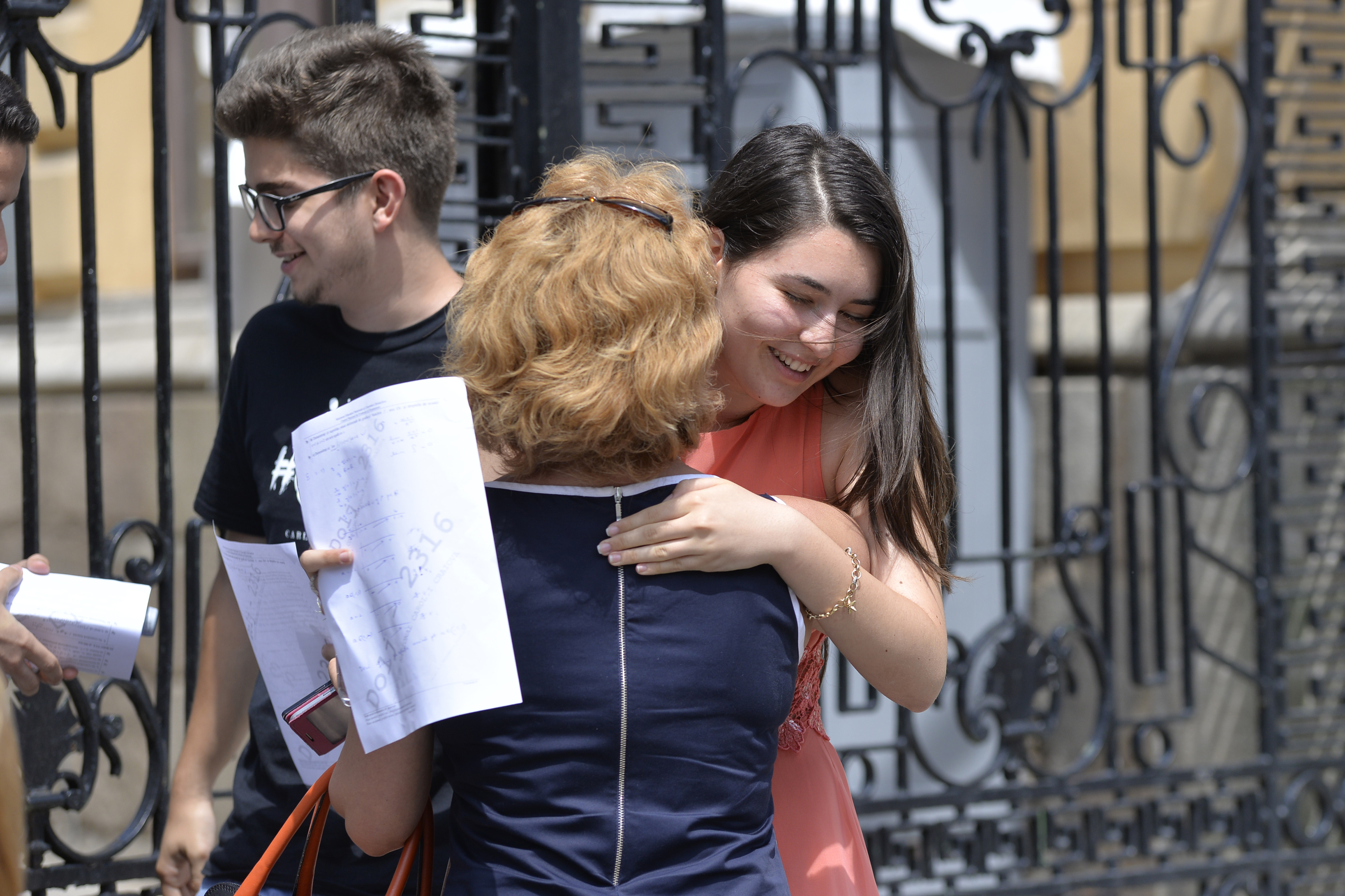 Rezultate Evaluare Națională 2018 Edu.ro. Procentul mediilor peste 5 și notele de 10, în scădere