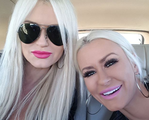 Două surori, actrițe de filme pentru adulți, condamnate la închisoare în Dubai