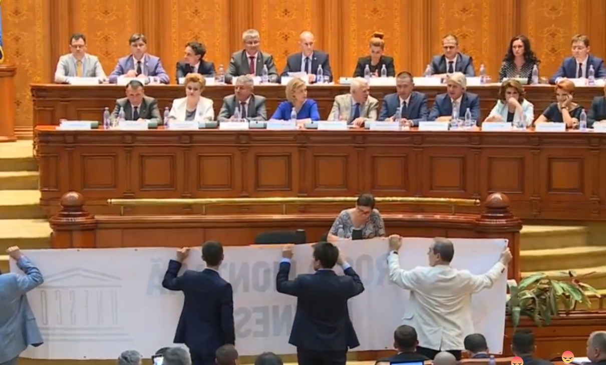 Protest in Parlament