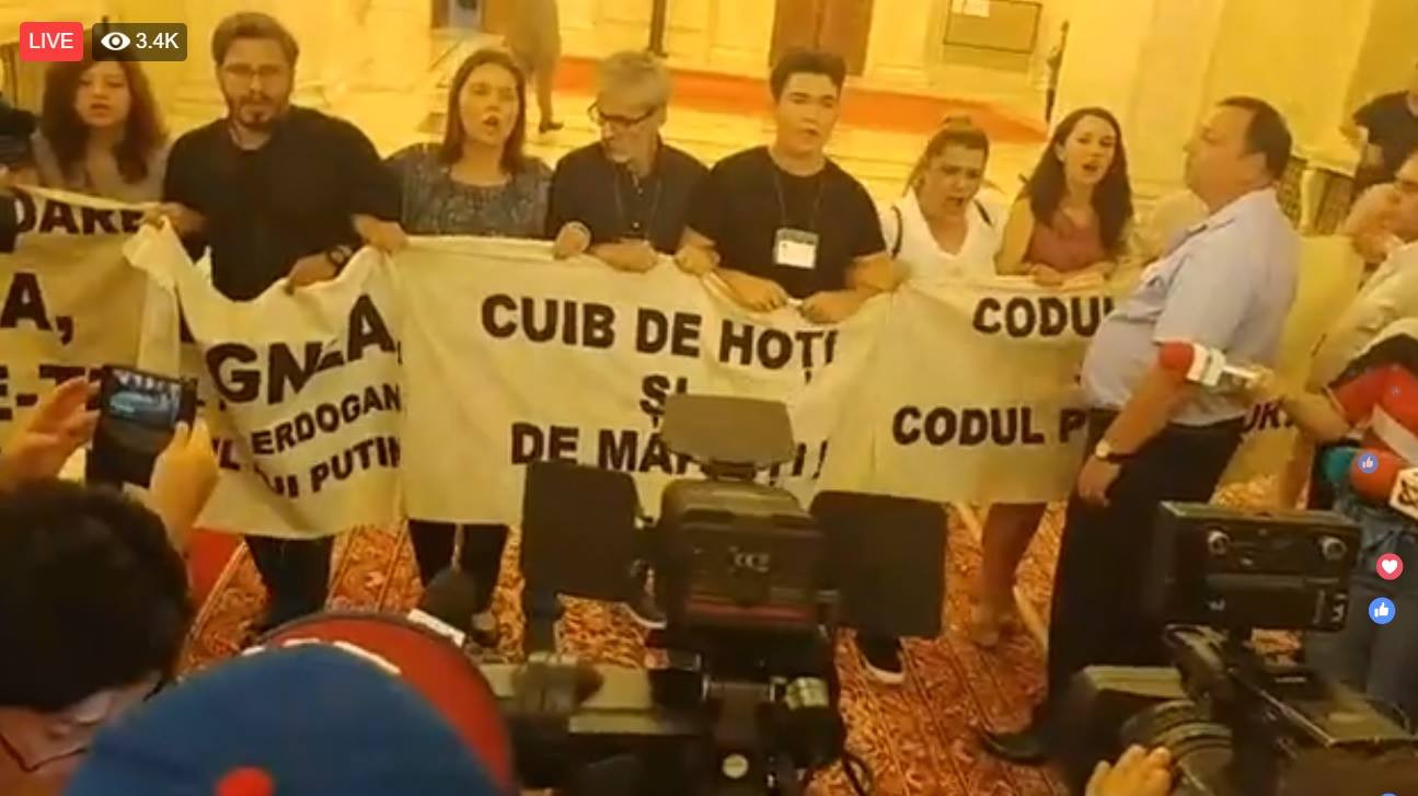 Protest in Parlament