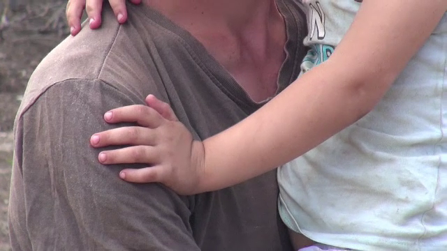 Fetiță de 2 luni, găsită fără suflare în pat. Explicația părinților