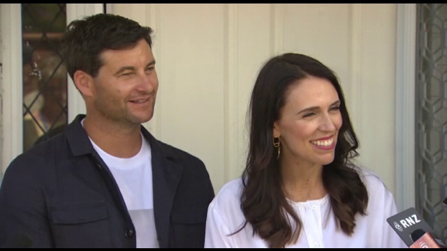 Prim-ministrul Noii Zeelande, Jacinda Ardern, a născut o fetiţă. Cum a făcut anunțul
