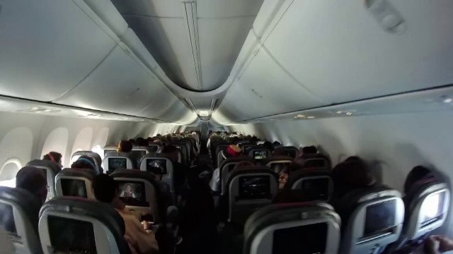 Avertisment al autorităților: a crescut numărul de agresiuni sexuale în timpul zborurilor lungi