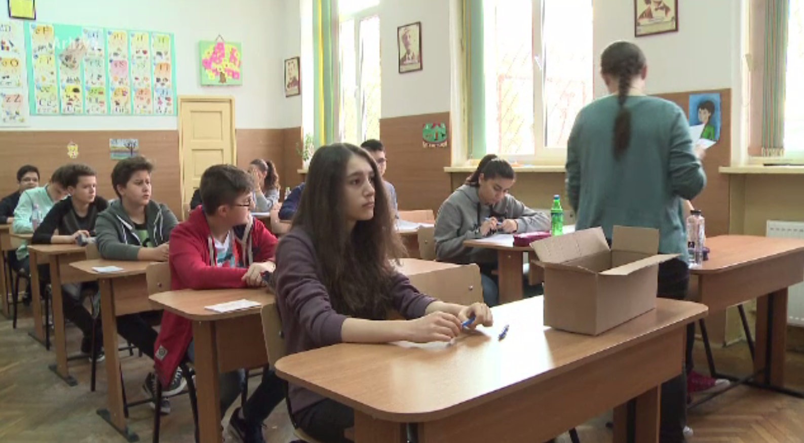 Media admiterii la liceu ar putea fi schimbată. Ministerul Educației vrea reintroducerea tezelor cu subiect unic