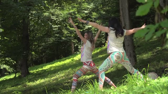 Exerciţiile de fitness yoga capătă tot mai mulţi adepţi şi în România