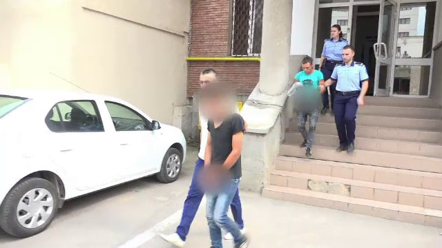 Adolescentă de 17 ani din judeţul Alba, violată de un băiat pe care îl cunoștea, dar și de amicii acestuia