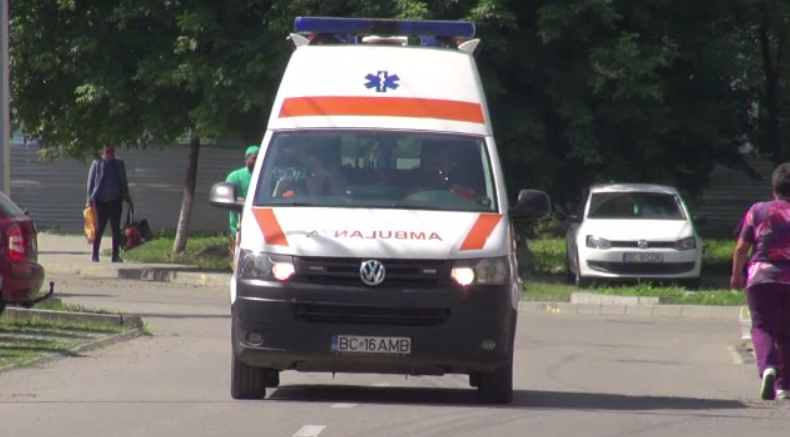 O autospecială în care se aflau patru pompieri s-a răsturnat. Starea victimelor